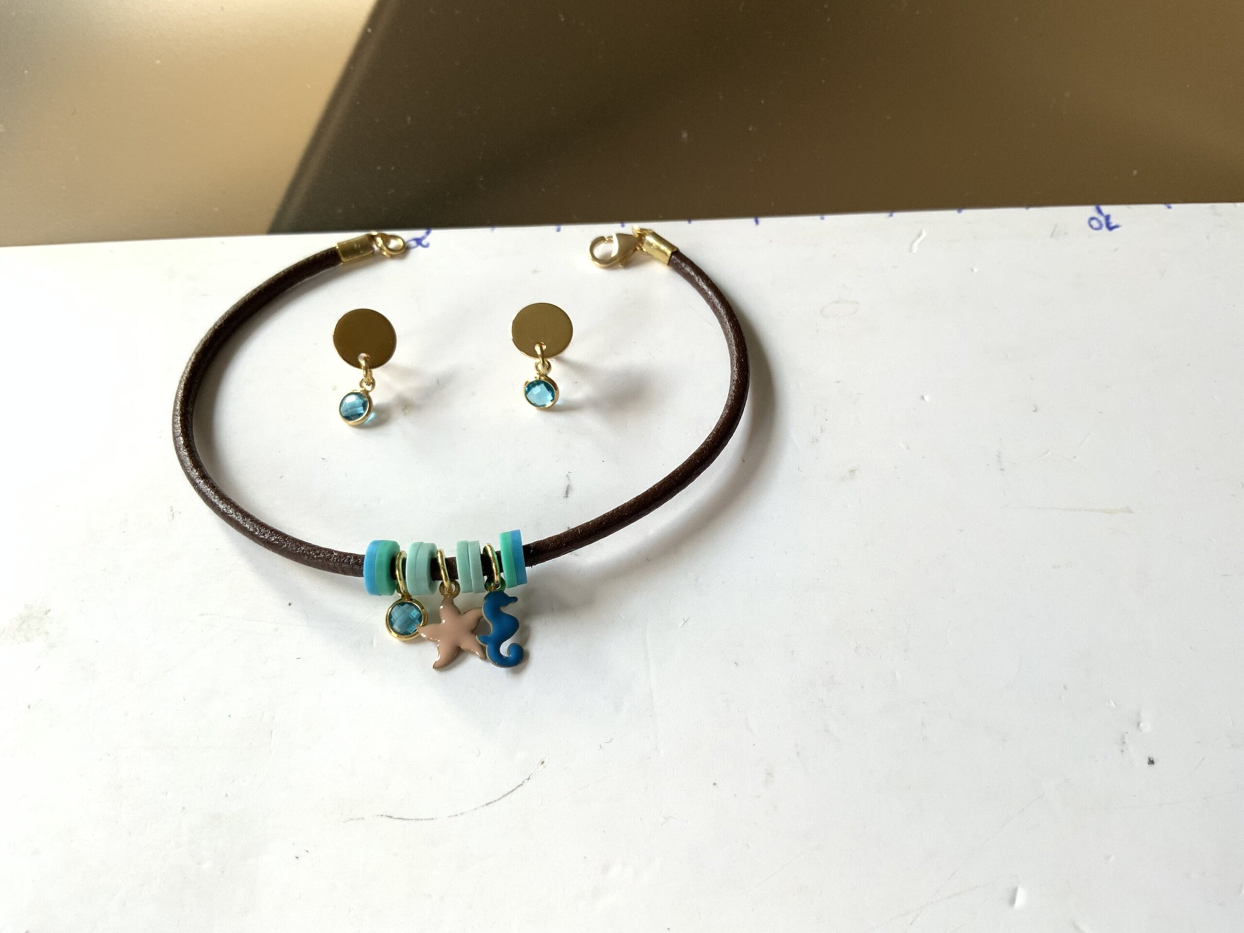 Conjunto de Pendientes de Circonita Aguamarina y Pulsera de Cuero con Charms Mar - 6