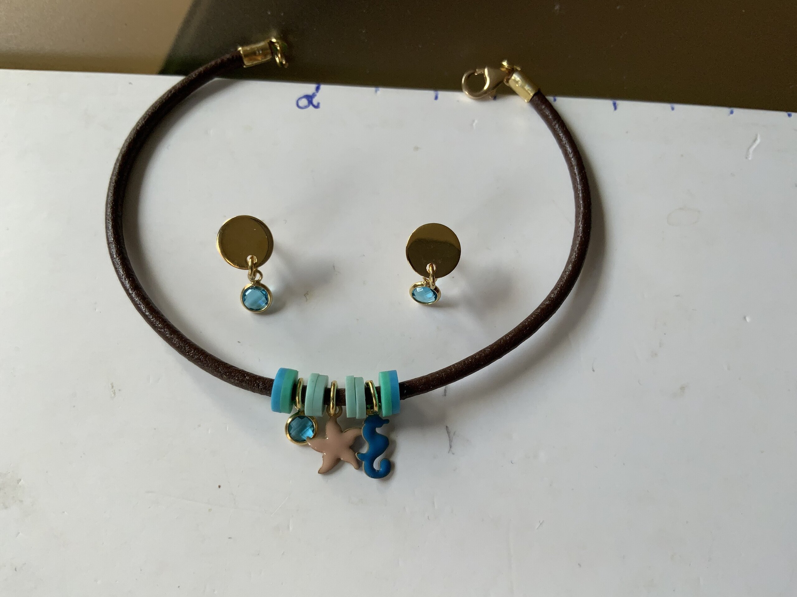 Conjunto de Pendientes de Circonita Aguamarina y Pulsera de Cuero con Charms Mar - 3